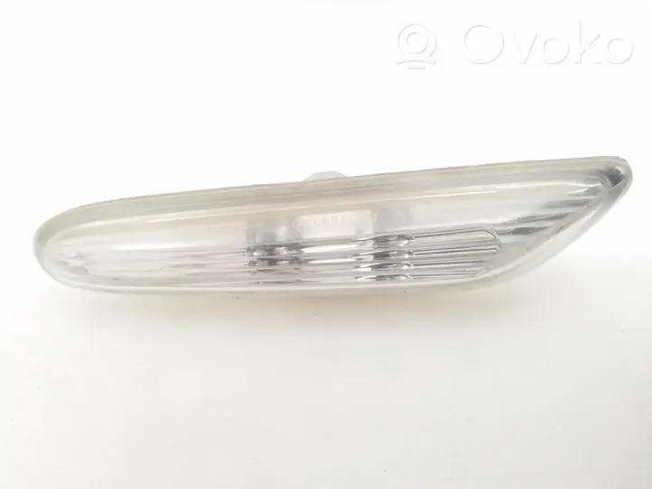 BMW 1 E82 E88 Front fender indicator light 7165742