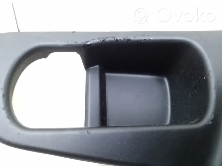 Nissan Qashqai Obudowa klamki wewnętrznej drzwi przednich 80951JD000