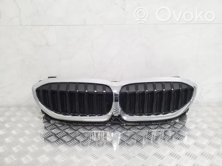 BMW 3 G20 G21 Grotelės priekinės 9465188