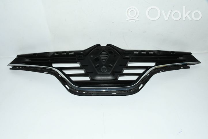 Renault Captur Maskownica / Grill / Atrapa górna chłodnicy 623102335R