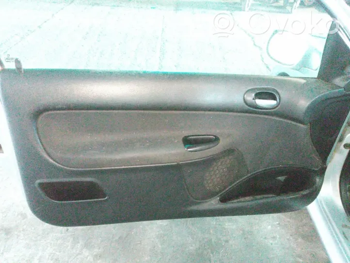 Peugeot 206+ Rivestimento del pannello della portiera anteriore 