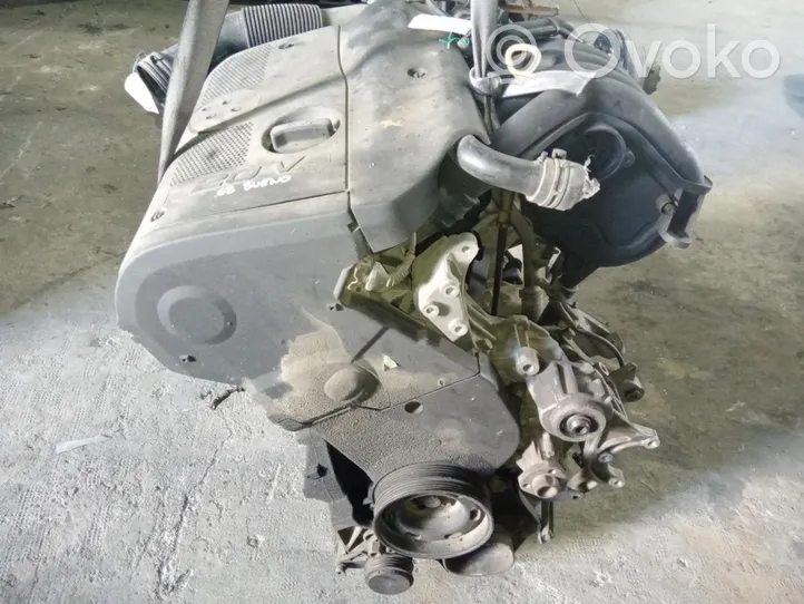 Volkswagen PASSAT Silnik / Komplet ADR