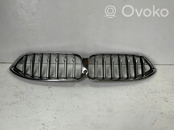 BMW 8 G15 Maskownica / Grill / Atrapa górna chłodnicy 8092664