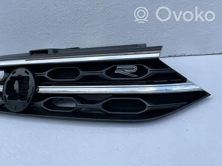 Volkswagen T-Roc Atrapa chłodnicy / Grill 2GA853653H