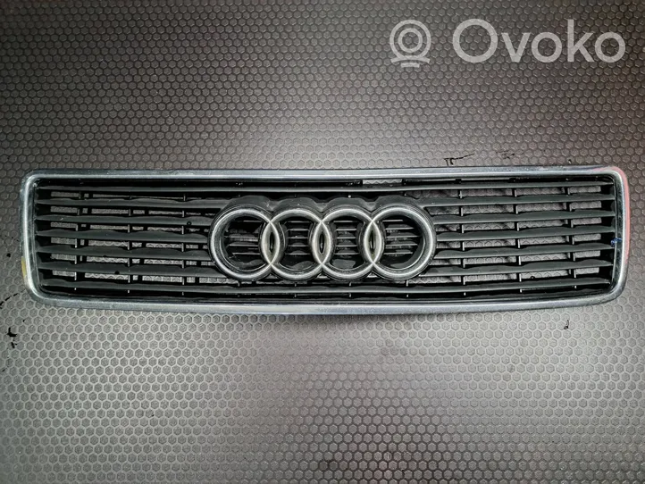 Audi 100 S4 C4 Grotelės priekinės 4A0853651