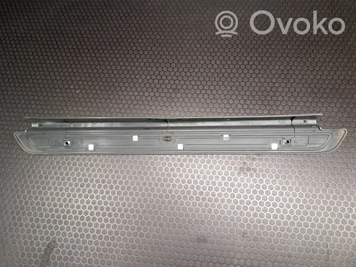 Volvo S40, V40 Copertura del rivestimento del sottoporta anteriore 30818422