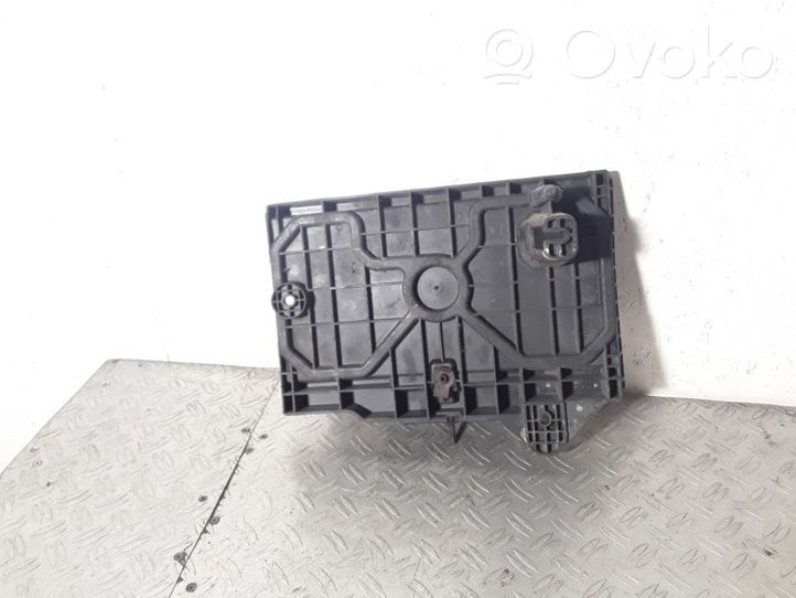 Jeep Grand Cherokee (WK) Boîte de batterie 55396428AC