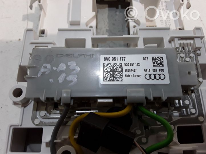 Audi A3 S3 8V Priekšējo vietu apgaismojums 8V0951177