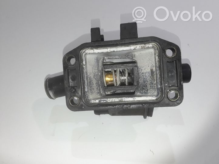 Ford Fiesta Boîtier de thermostat / thermostat 