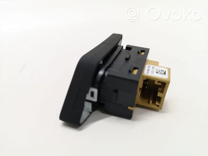 Audi A4 S4 B9 Central locking switch button 8W2962108B