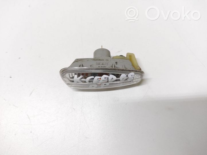 KIA Ceed Front fender indicator light 923033L1