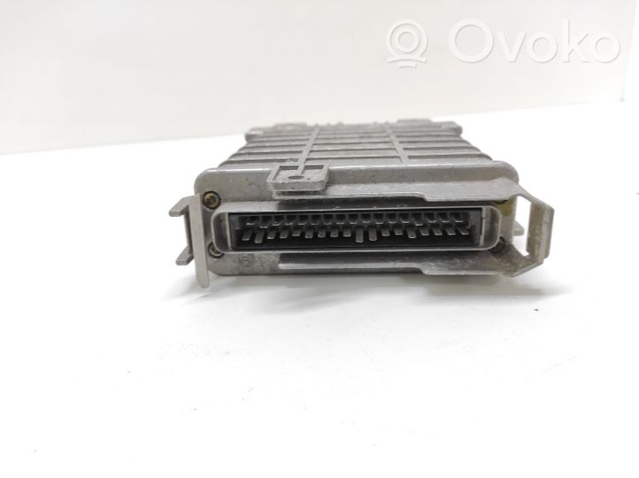 Audi 80 90 S2 B4 Variklio valdymo blokas 0261200242