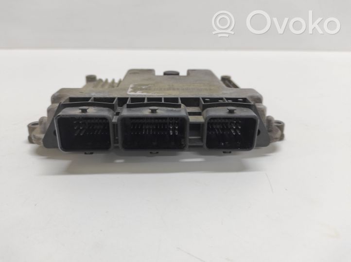 Nissan Primera Calculateur moteur ECU 8200305678