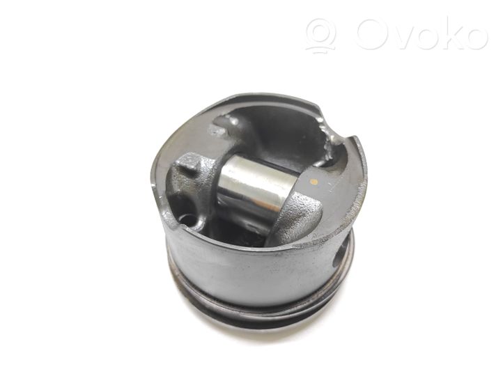 BMW 7 E65 E66 Piston 