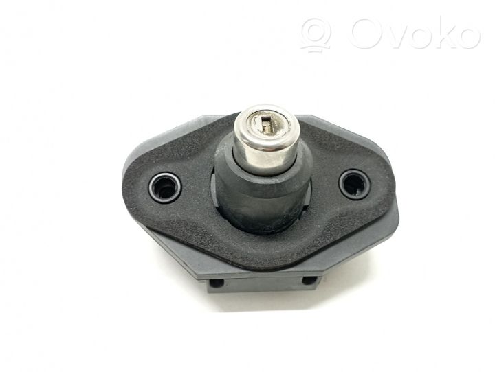 BMW 7 F01 F02 F03 F04 Serratura portiera di carico 51247194181