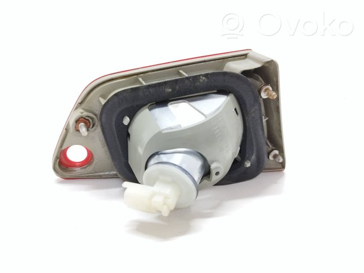 Mitsubishi Colt CZ3 Lampy tylnej klapy bagażnika 980823028A0