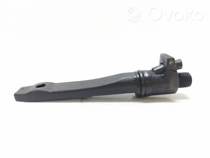 Opel Vectra B Fuel Injector clamp holder 