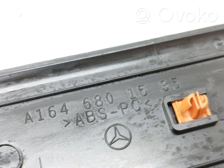 Mercedes-Benz GL X164 Copertura del rivestimento del sottoporta posteriore A1646801535