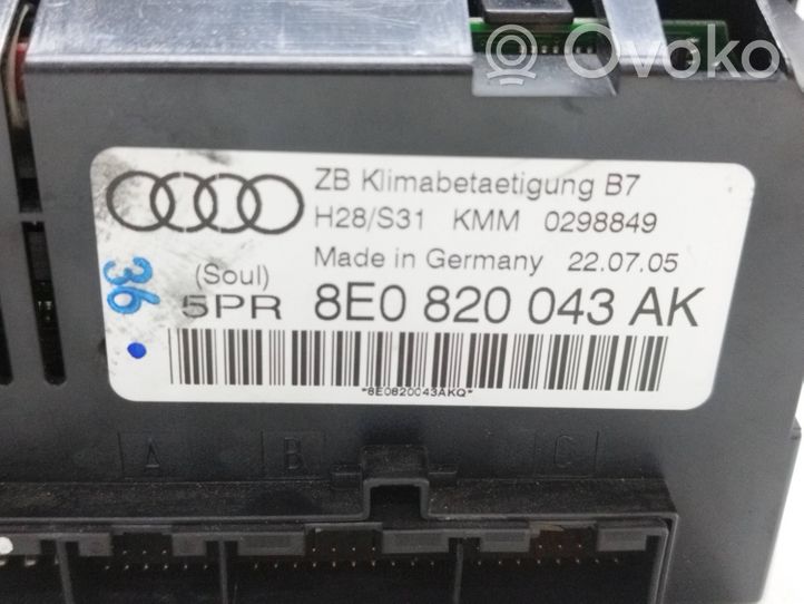 Audi A4 S4 B7 8E 8H Oro kondicionieriaus/ klimato/ pečiuko valdymo blokas (salone) 8E0820043AK