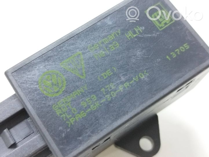 Volkswagen Touran I Seat heating relay 7L0959772