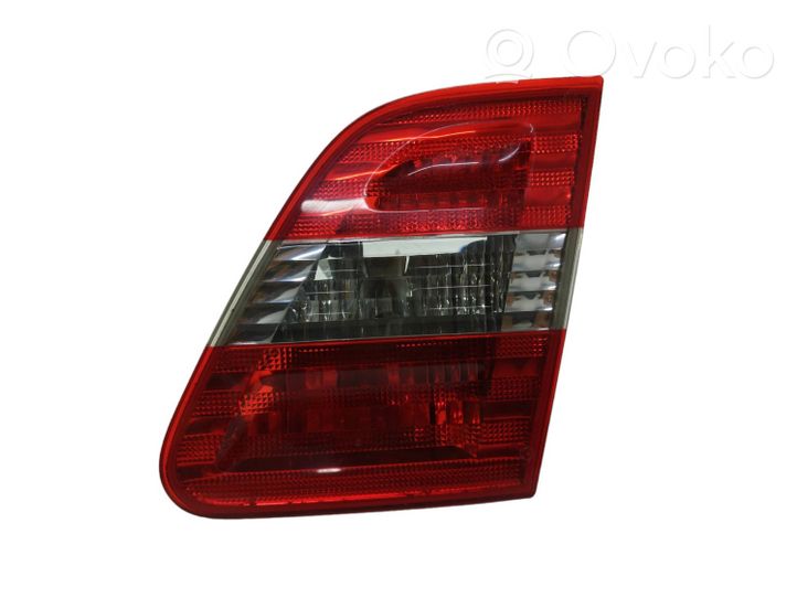 Mercedes-Benz B W245 Luci posteriori del portellone del bagagliaio A1698201664