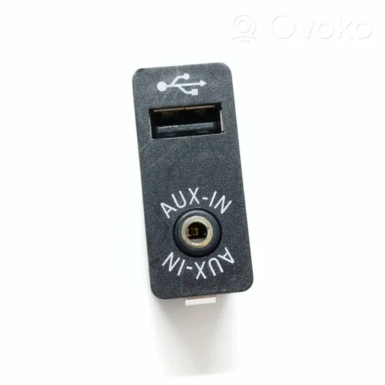 BMW 5 GT F07 USB-pistokeliitin 9237653