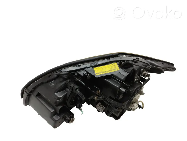 Lexus RX 330 - 350 - 400H Lampa przednia D2S35W