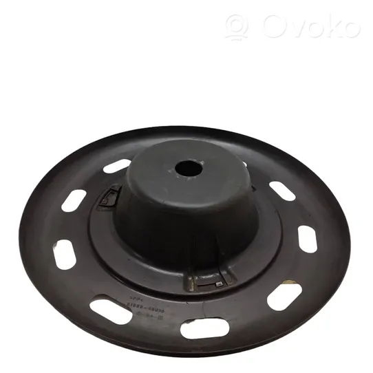 Lexus RX 330 - 350 - 400H Garniture de section de roue de secours 8193948010