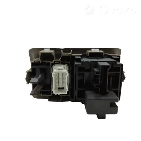 Renault Clio III Kit interrupteurs 8200407757