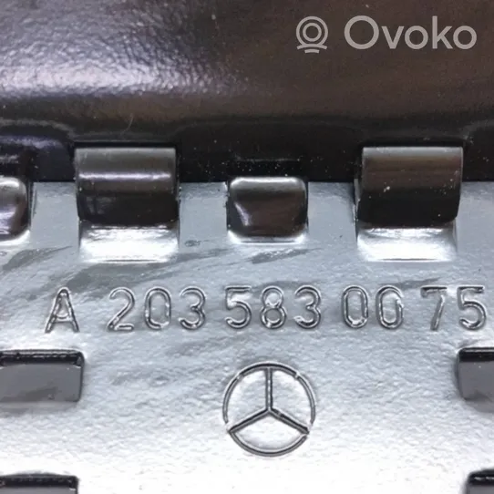 Mercedes-Benz SLK R172 Muu sisätilojen osa A2035830075