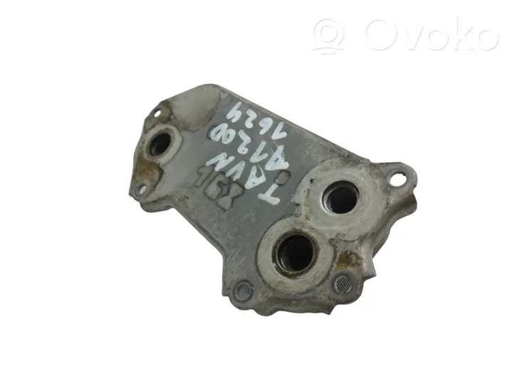 Toyota Avensis T270 Radiador del aceite del motor 157100R010C