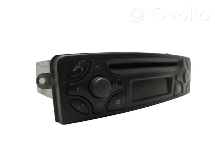 Mercedes-Benz C W203 Unidad delantera de radio/CD/DVD/GPS A2038201786