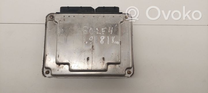 Volkswagen Golf IV Calculateur moteur ECU 038906012M