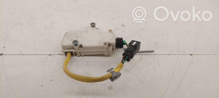 Volkswagen Sharan Verrouillage du bouchon du réservoir de carburant 7M0959775C