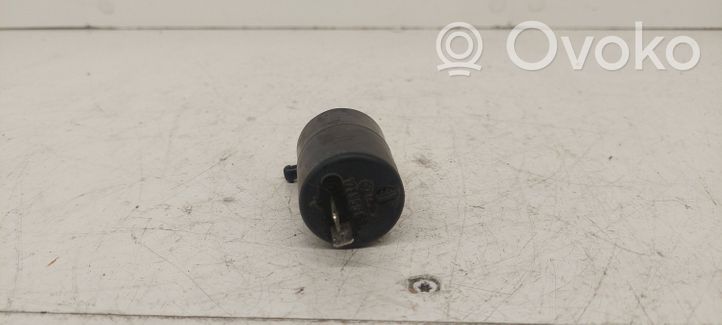 Audi 80 90 B2 Pompe de lave-glace de pare-brise 171955651