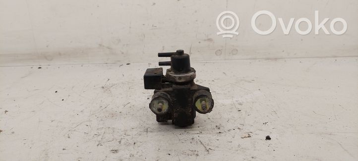 Volkswagen Golf IV Solenoīda vārsts 2217906