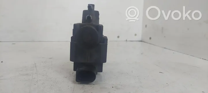 Audi A6 S6 C6 4F Valve vacuum VCD4252445