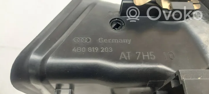 Audi A6 S6 C5 4B Takaosan ilmakanavan tuuletussuuttimen ritilä 4B0819203