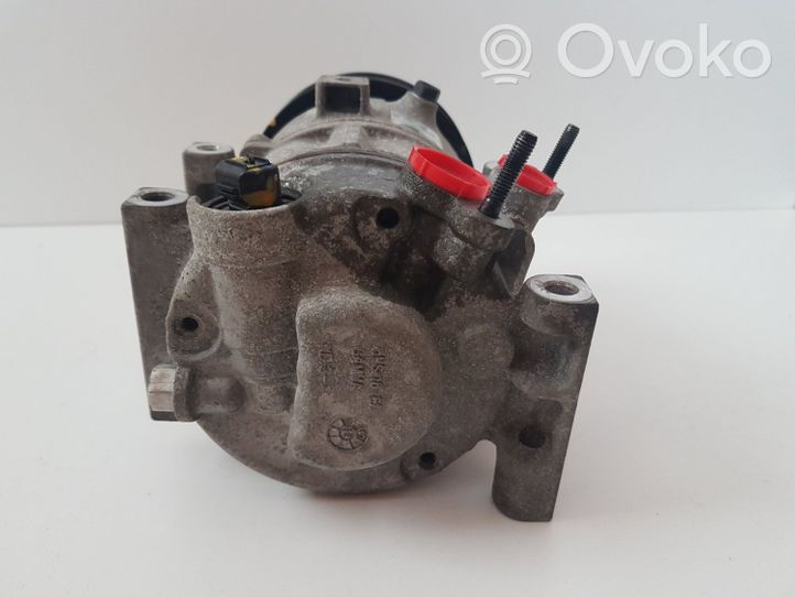 Hyundai Tucson TL Ilmastointilaitteen kompressorin pumppu (A/C) 97701D7300