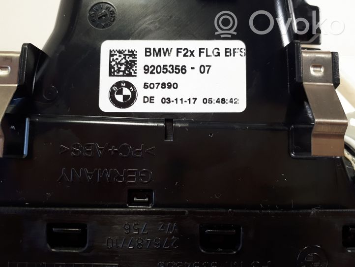 BMW 1 F20 F21 Kojelaudan sivutuuletussuuttimen kehys 920535607