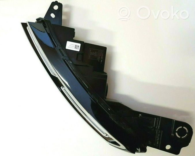 Citroen C5 Aircross Lampa przednia 9818005180