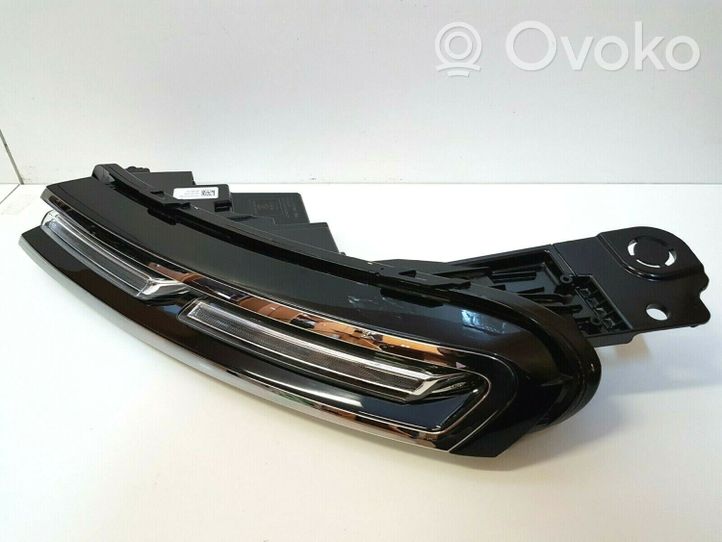 Citroen C5 Aircross Передняя фара 9818005180