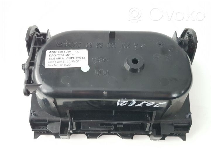 Mercedes-Benz E A207 Becherhalter Getränkehalter Cupholder A2076805250