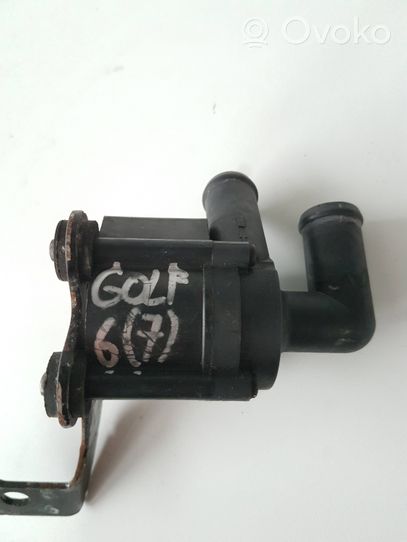 Volkswagen Golf VI Pompa cyrkulacji / obiegu wody 5N0965561