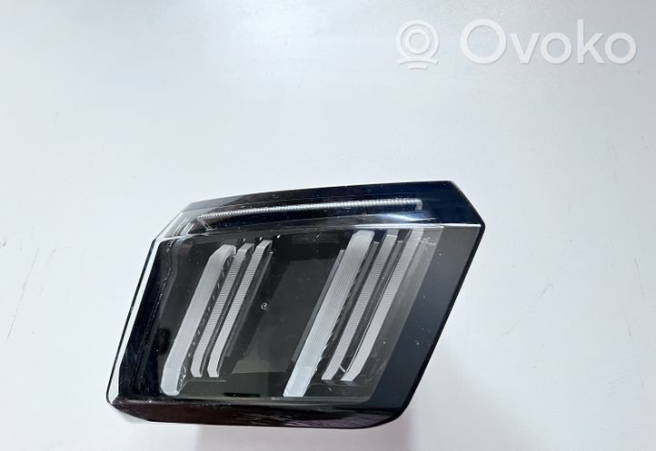 Peugeot 3008 II Lampy tylnej klapy bagażnika 9836231380