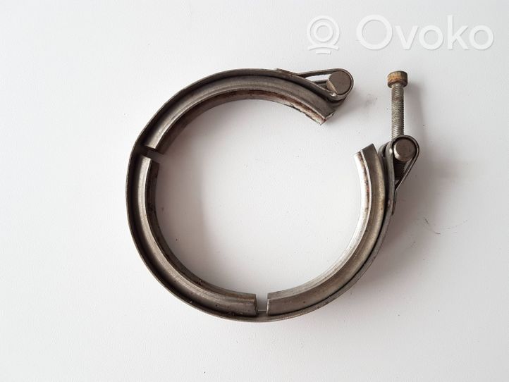 Volkswagen PASSAT B8 Muffler pipe connector clamp 04L131455A