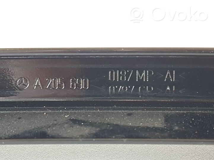 Mercedes-Benz C W205 Rivestimento modanatura del vetro della portiera anteriore A205690