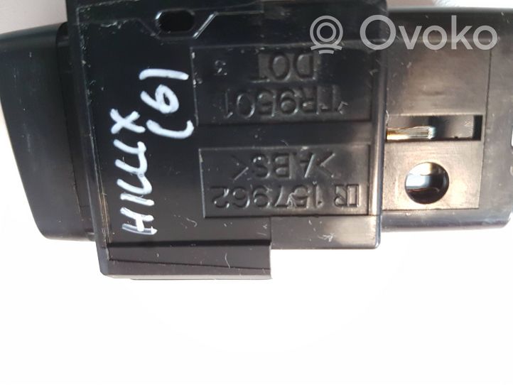 Toyota Hilux (AN10, AN20, AN30) Przycisk świateł awaryjnych 157962