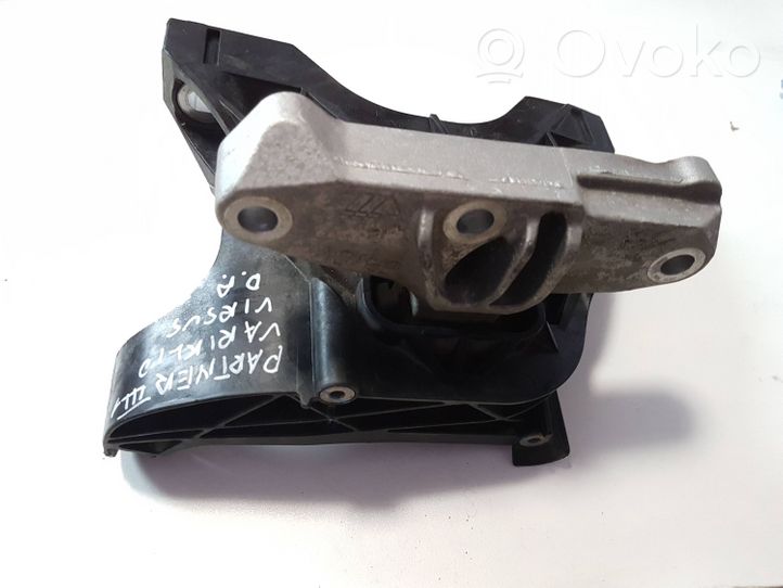 Peugeot Partner III Supporto di montaggio del motore 9820297580