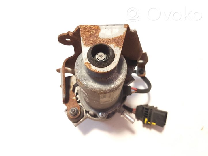 Mercedes-Benz C W205 Alipainepumppu A0004304032